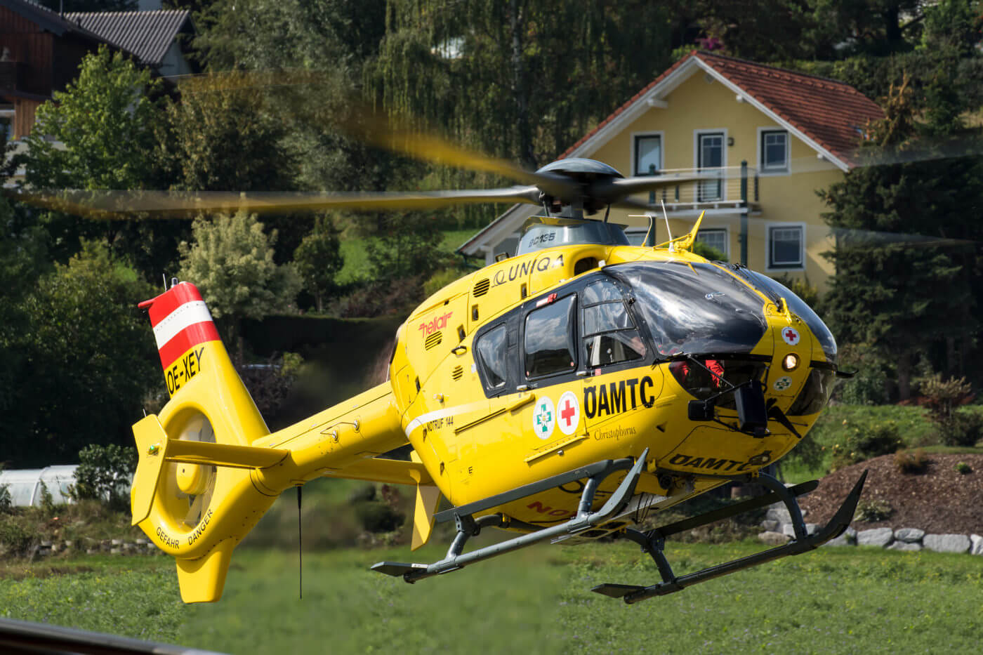 Austrian air rescue operator OAMTC had an Airbus EC135 T2+ at HeliDays, and demonstrated its day-to-day services with the aircraft. Florian Szczepanek and Alexander Schwarz Photo